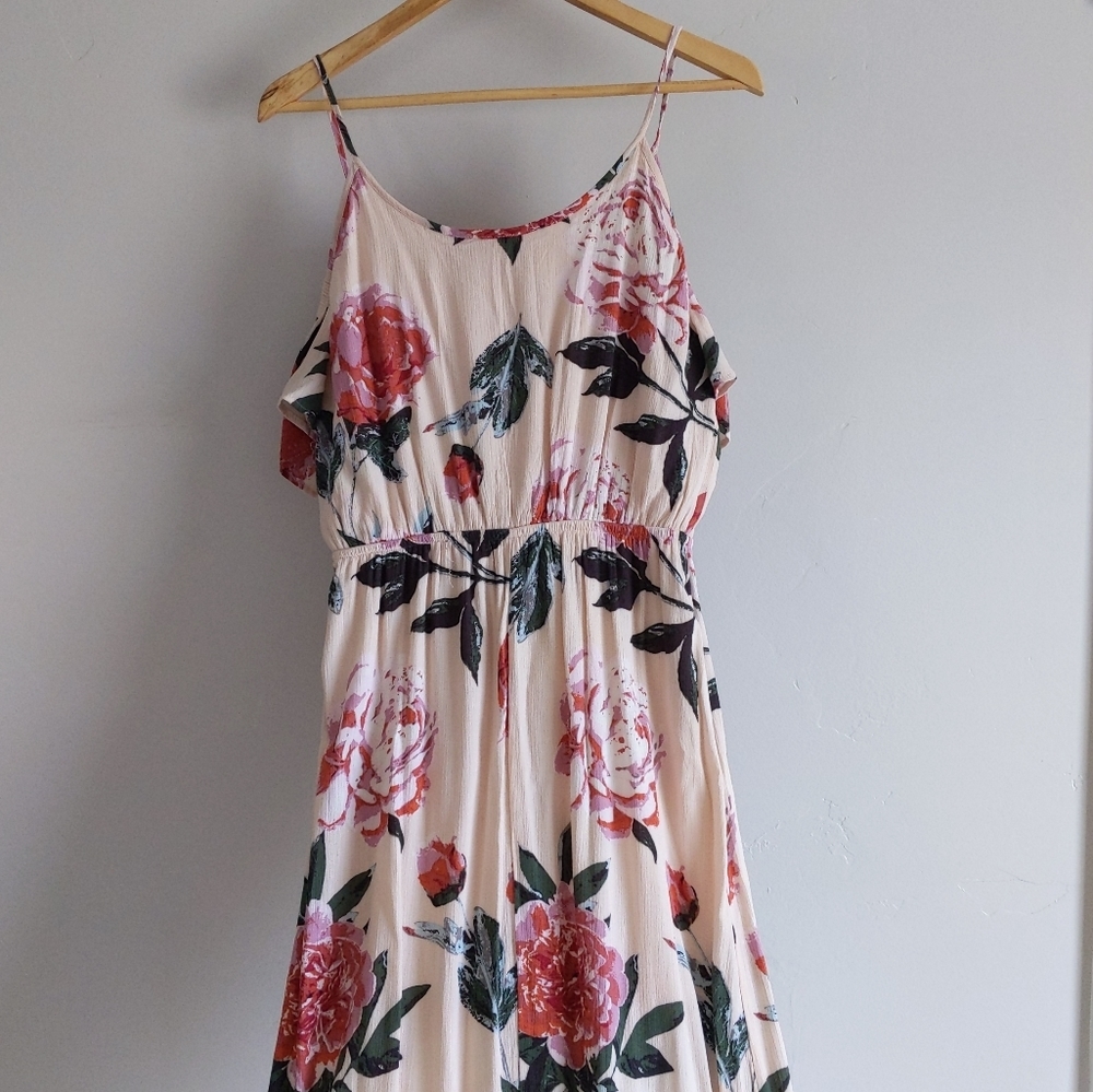 🆕🌿FLORAL MAXI DRESS🌿 - Picture 3 of 9